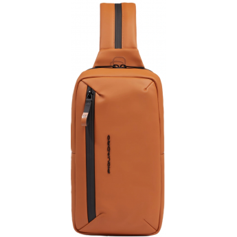 Рюкзак слинг PIQUADRO CORNER 2.0 C20W CA6466C2OW/CU оранжевый полиуретан Рюкзак слинг PIQUADRO CORNER 2.0 C20W CA6466C2OW/CU оранжевый полиуретан